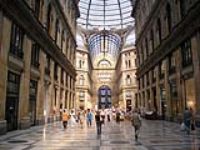 Galleria Umberto I, al via la sorveglianza 24 ore su 24