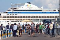 Napoli, piano sicurezza-turisti per molo Beverello e aeroporto