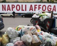 Rifiuti, allarme sanitario a Napoli, Pisani: