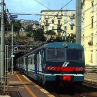 Scandalo Metropolitana-2. Da Gianturco a Pozzuoli un'ora e mezza. Venti minuti più che da Roma a Napoli