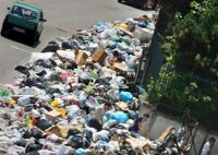 Rifiuti, boom di discariche abusive a Napoli