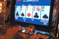 GIOCHI: 'NOICONSUMATORÌ, TESSERA CODICE FISCALE PER FRENARE MINORI VITTIME VIDEO POKER, IN PARTICOLARE IN CAMPANIA