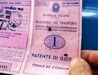 Illegittima sospensione della patente? Risarcimento negato