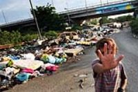 Grave inquinamento nelle zone limitrofe campi rom a Scampia, a rischio la salute dei residenti