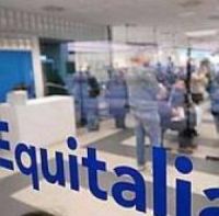 Equitalia, esplode grosso petardo caccia a un attentatore solitario