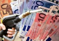 Benzina, nuovi rialzi alla vigilia dell'esodo pasquale: punte tornano a quota 1,99 euro